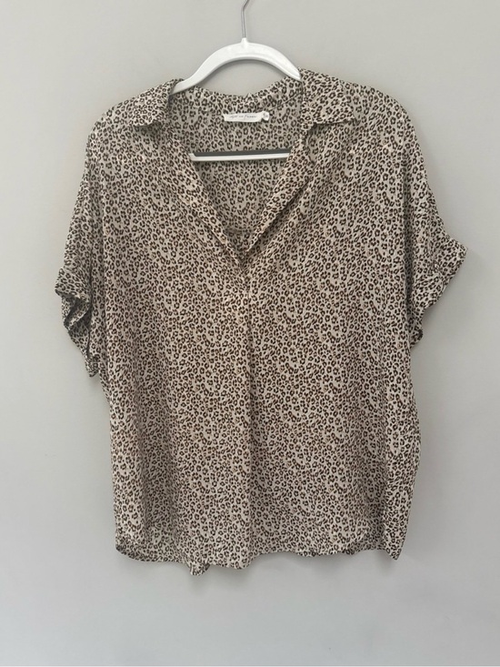 All in Favor Tops - Leopard Print Short Sleeve V-Neck XL